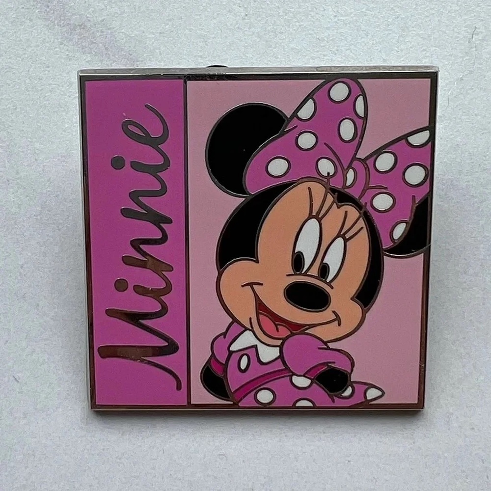 Disney Minnie Mouse with Pink Bow Trading Pin